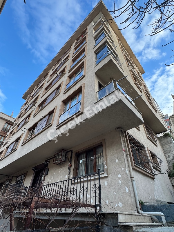 Alibeyköy Çarşı İçi Mısıra Yakın 2+1 Asansörlü Balkonlu Arakat Satılık Daire