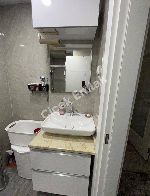 Çırçır'da Metro'ya 5 Dk Otoparklı Güvenlikli Site'de Eşyalı Kiralık Daire