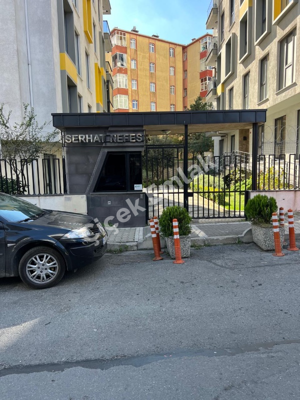 Çırçır'da Metro'ya 5 Dk Otoparklı Güvenlikli Site'de Eşyalı Kiralık Daire