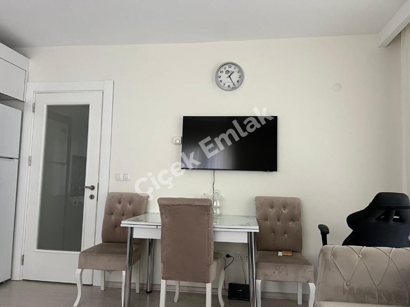 Çırçır'da Metro'ya 5 Dk Otoparklı Güvenlikli Site'de Eşyalı Kiralık Daire