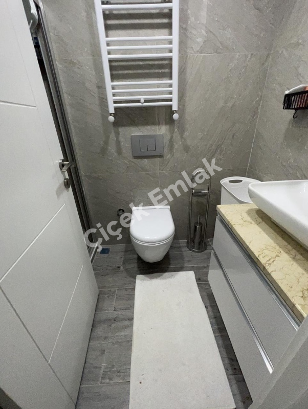 Çırçır'da Metro'ya 5 Dk Otoparklı Güvenlikli Site'de Eşyalı Kiralık Daire