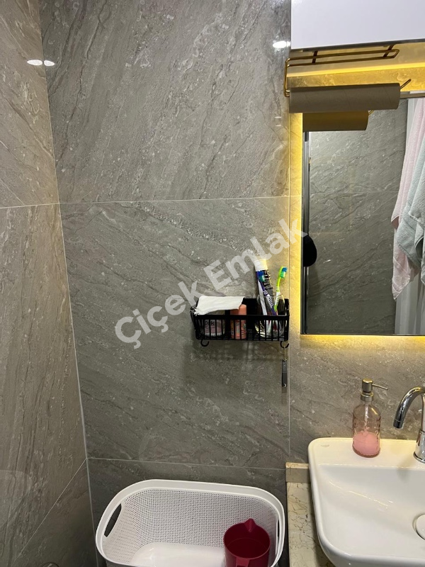 Çırçır'da Metro'ya 5 Dk Otoparklı Güvenlikli Site'de Eşyalı Kiralık Daire