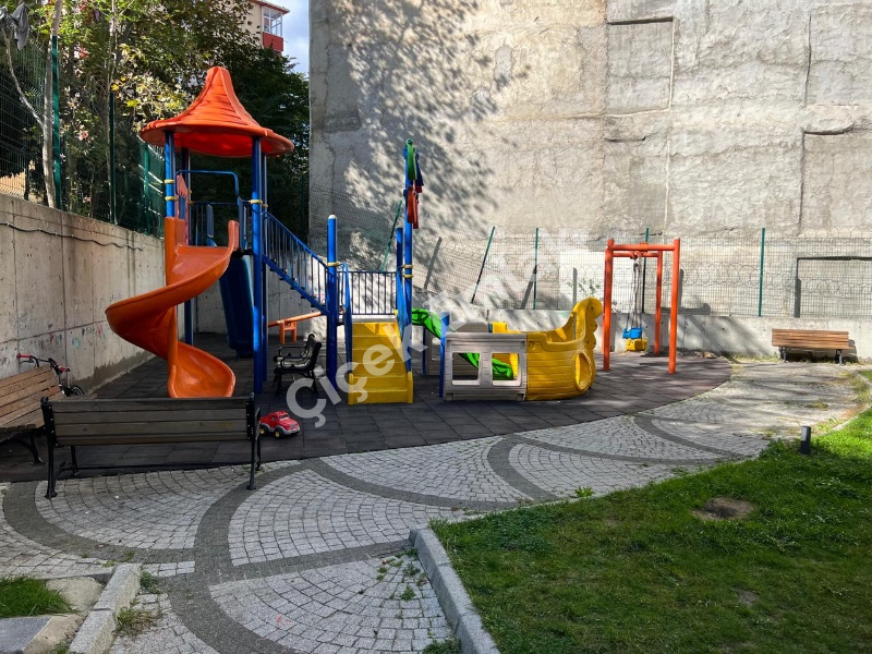 Çırçır'da Metro'ya 5 Dk Otoparklı Güvenlikli Site'de Eşyalı Kiralık Daire