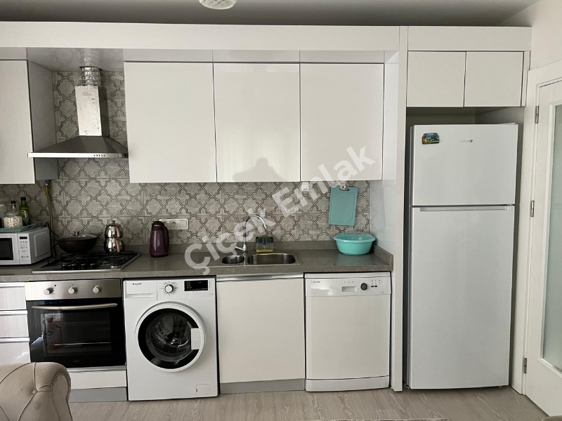 Çırçır'da Metro'ya 5 Dk Otoparklı Güvenlikli Site'de Eşyalı Kiralık Daire