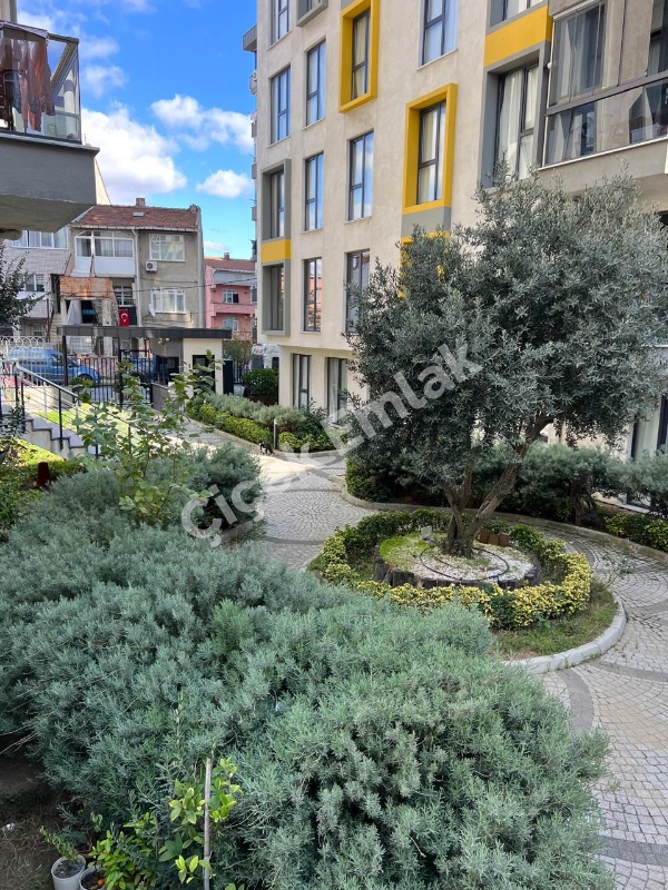 Çırçır'da Metro'ya 5 Dk Otoparklı Güvenlikli Site'de Eşyalı Kiralık Daire