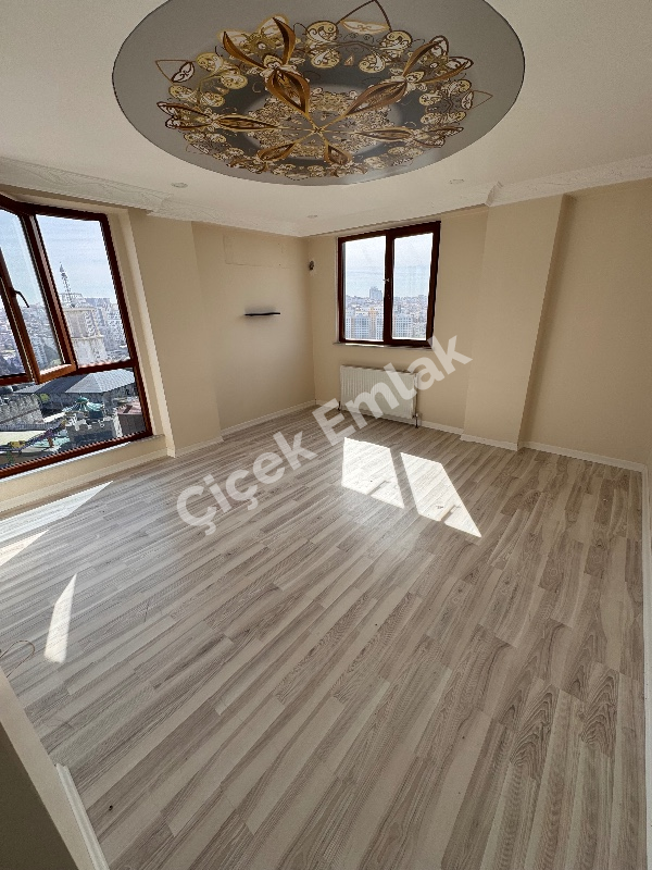 Yeşilpınar'da Otoparklı Yeni Bina'da 6.Kat Manzaralı 2+1 Satılık Daire