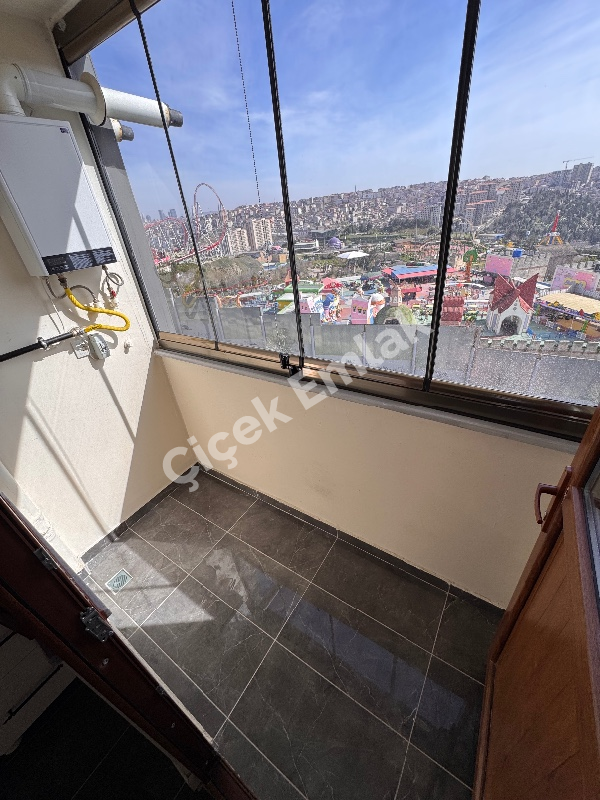 Yeşilpınar'da Otoparklı Yeni Bina'da 6.Kat Manzaralı 2+1 Satılık Daire