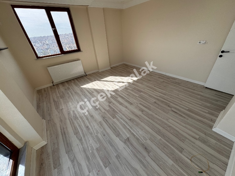 Yeşilpınar'da Otoparklı Yeni Bina'da 6.Kat Manzaralı 2+1 Satılık Daire