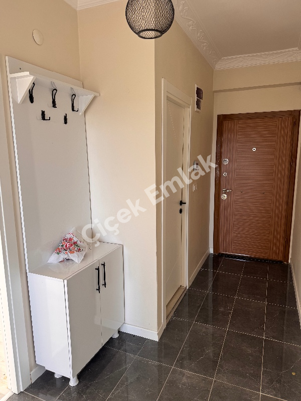 Yeşilpınar'da Otoparklı Yeni Bina'da 6.Kat Manzaralı 2+1 Satılık Daire