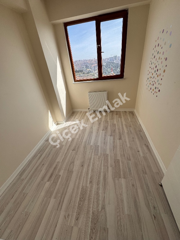 Yeşilpınar'da Otoparklı Yeni Bina'da 6.Kat Manzaralı 2+1 Satılık Daire