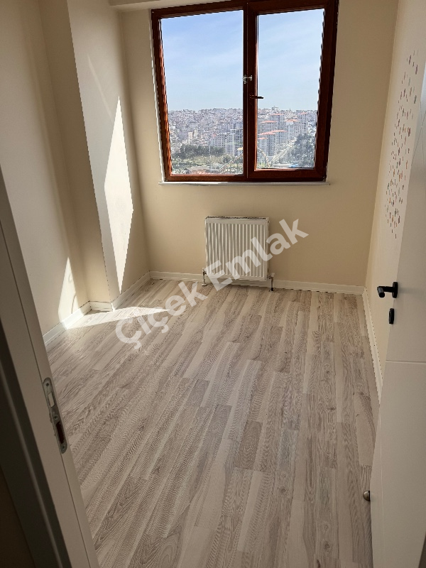 Yeşilpınar'da Otoparklı Yeni Bina'da 6.Kat Manzaralı 2+1 Satılık Daire