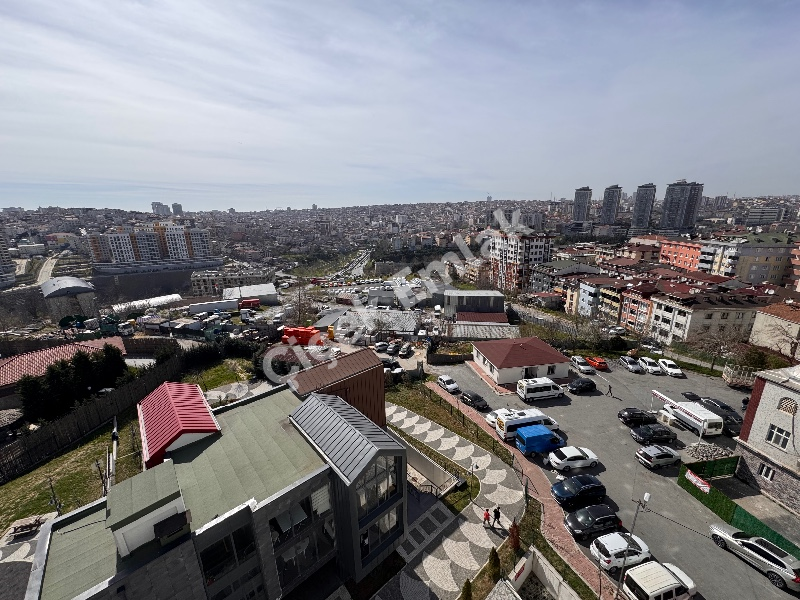 Yeşilpınar'da Otoparklı Yeni Bina'da 6.Kat Manzaralı 2+1 Satılık Daire
