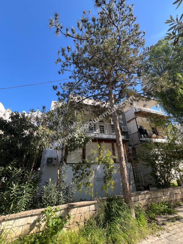 DİDİM ÇAMLIKTA DENİZE YÜRÜME MESAFESİNDE SATILIK 2+1 AYRI MUTFAK