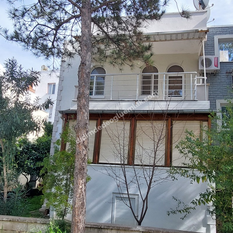 DİDİM ÇAMLIKTA DENİZE YÜRÜME MESAFESİNDE SATILIK 2+1 AYRI MUTFAK