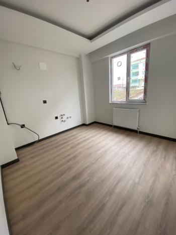GÜVENAY - ÇORUM BAHÇELİEVLER MAH. SÜLÜKLÜEVLERDE SATILIK 2+1 DAİRE