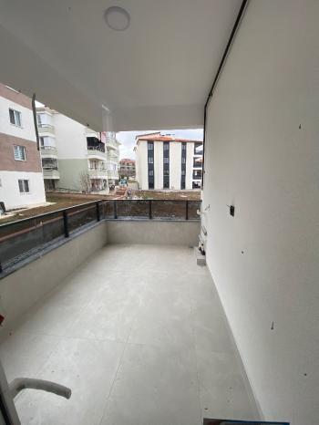 GÜVENAY - ÇORUM BAHÇELİEVLER MAH. SÜLÜKLÜEVLERDE SATILIK 2+1 DAİRE