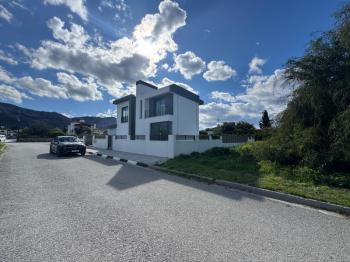  GİRNE  ÇATALKÖY'DE   SATILIK HAVUZLU VİLLA 