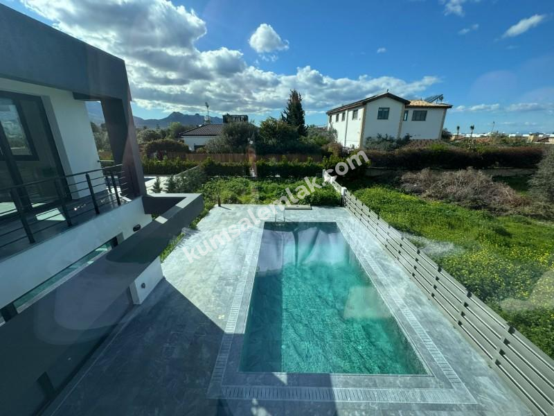  GİRNE  ÇATALKÖY'DE   SATILIK HAVUZLU VİLLA 