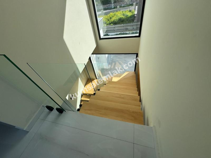  GİRNE  ÇATALKÖY'DE   SATILIK HAVUZLU VİLLA 