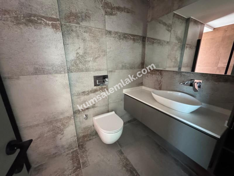  GİRNE  ÇATALKÖY'DE   SATILIK HAVUZLU VİLLA 