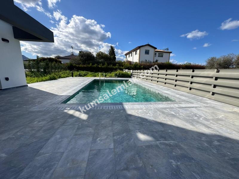  GİRNE  ÇATALKÖY'DE   SATILIK HAVUZLU VİLLA 