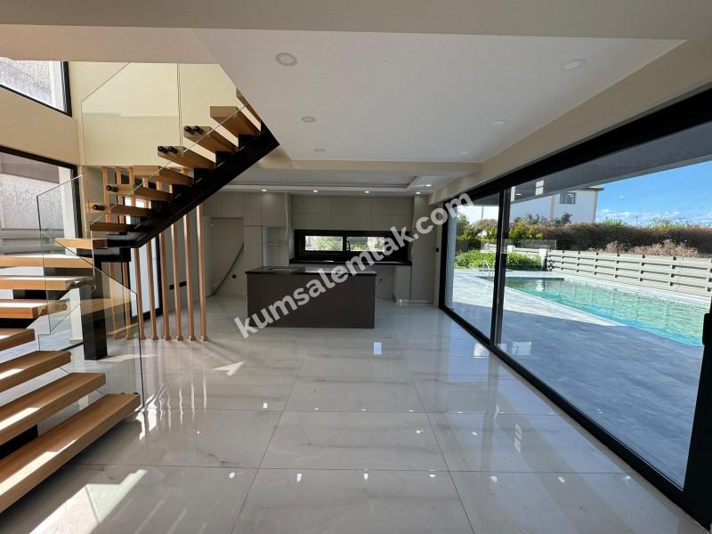  GİRNE  ÇATALKÖY'DE   SATILIK HAVUZLU VİLLA 