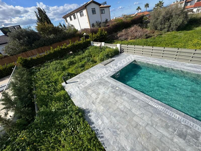  GİRNE  ÇATALKÖY'DE   SATILIK HAVUZLU VİLLA 