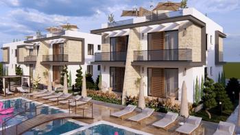 KKTC Girne Lapta'da Denize Yürüyüş Mesafesinde Site İçerisinde Satılık 1+1 Fırsat Penthouse Daireler