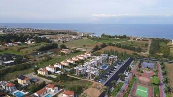 KKTC Girne Lapta'da Denize Yürüyüş Mesafesinde Site İçerisinde Satılık 1+1 Fırsat Penthouse Daireler
