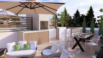 KKTC Girne Lapta'da Denize Yürüyüş Mesafesinde Site İçerisinde Satılık 1+1 Fırsat Penthouse Daireler