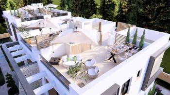 KKTC Girne Lapta'da Denize Yürüyüş Mesafesinde Site İçerisinde Satılık 1+1 Fırsat Penthouse Daireler