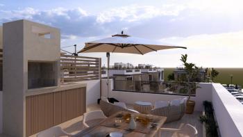 KKTC Girne Lapta'da Denize Yürüyüş Mesafesinde Site İçerisinde Satılık 1+1 Fırsat Penthouse Daireler