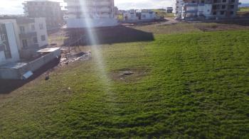 TURGUT ÖZAL MAHALLESİNDE SATILIK 382 m² KUZEY CEPHELİ ARSA