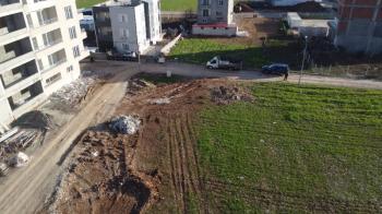 YILMAZ EMLAK'TAN GİRNE MAHALLESİNDE SATILIK 686 m² KÖŞEBAŞI ARSA