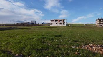 YILMAZ EMLAK'TAN GİRNE MAHALLESİNDE SATILIK 686 m² KÖŞEBAŞI ARSA