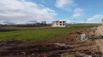 YILMAZ EMLAK'TAN GİRNE MAHALLESİNDE SATILIK 686 m² KÖŞEBAŞI ARSA