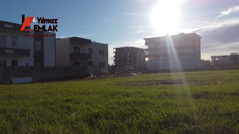 TURGUT ÖZAL MAHALLESİNDE SATILIK 382 m² KUZEY CEPHELİ ARSA