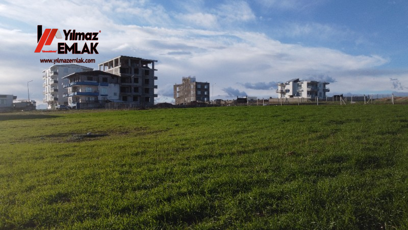 TURGUT ÖZAL MAHALLESİNDE SATILIK 382 m² KUZEY CEPHELİ ARSA