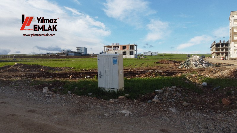 YILMAZ EMLAK'TAN GİRNE MAHALLESİNDE SATILIK 686 m² KÖŞEBAŞI ARSA