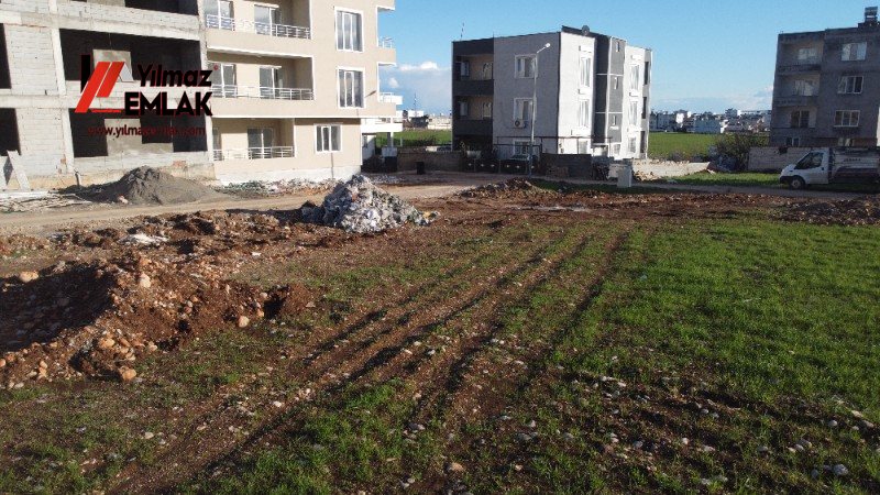 YILMAZ EMLAK'TAN GİRNE MAHALLESİNDE SATILIK 686 m² KÖŞEBAŞI ARSA