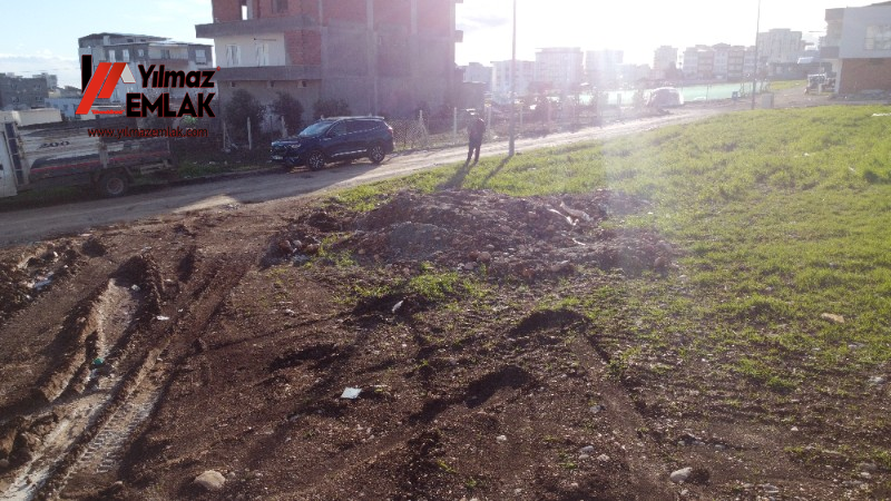 YILMAZ EMLAK'TAN GİRNE MAHALLESİNDE SATILIK 686 m² KÖŞEBAŞI ARSA