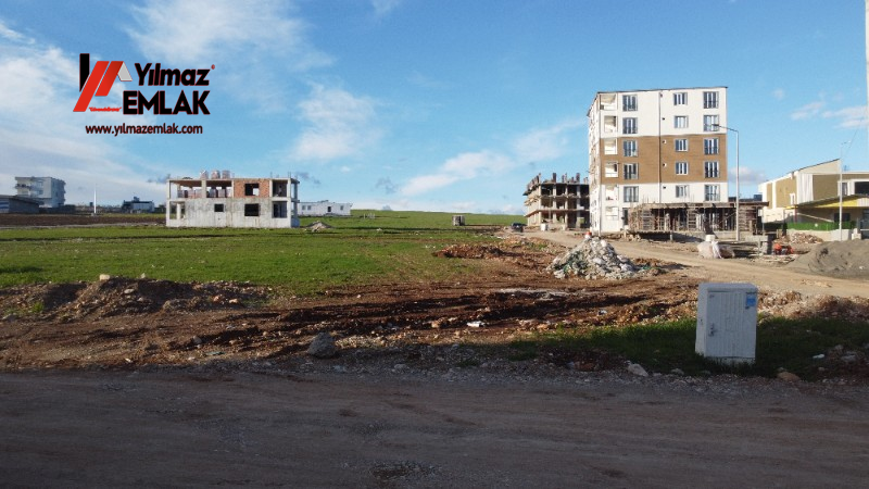YILMAZ EMLAK'TAN GİRNE MAHALLESİNDE SATILIK 686 m² KÖŞEBAŞI ARSA