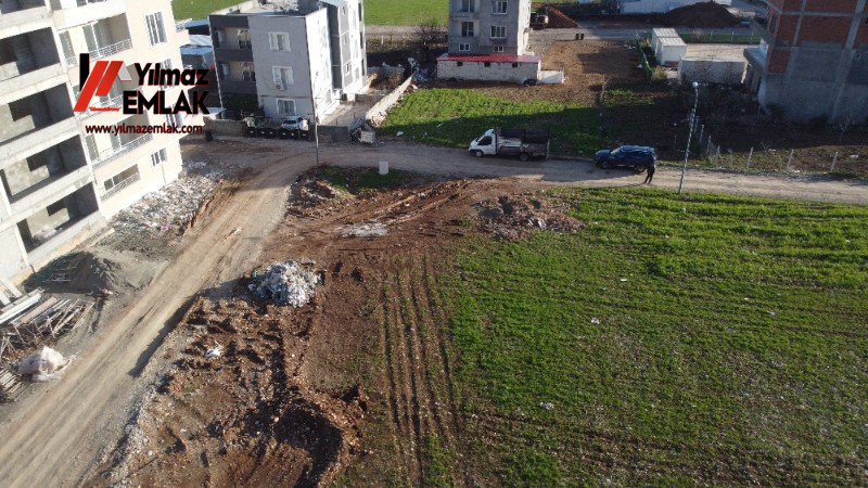 YILMAZ EMLAK'TAN GİRNE MAHALLESİNDE SATILIK 686 m² KÖŞEBAŞI ARSA