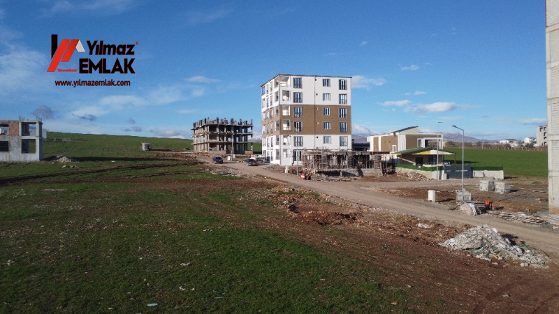 YILMAZ EMLAK'TAN GİRNE MAHALLESİNDE SATILIK 686 m² KÖŞEBAŞI ARSA