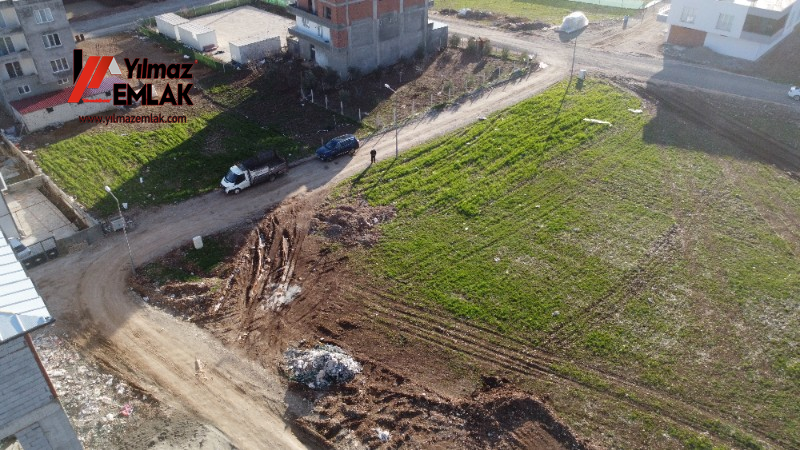 YILMAZ EMLAK'TAN GİRNE MAHALLESİNDE SATILIK 686 m² KÖŞEBAŞI ARSA