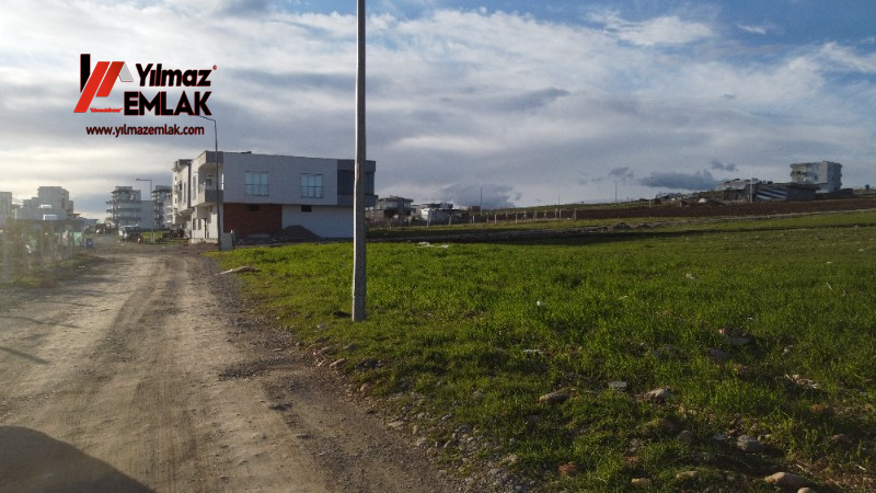 YILMAZ EMLAK'TAN GİRNE MAHALLESİNDE SATILIK 686 m² KÖŞEBAŞI ARSA