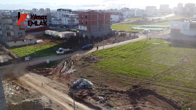 YILMAZ EMLAK'TAN GİRNE MAHALLESİNDE SATILIK 686 m² KÖŞEBAŞI ARSA