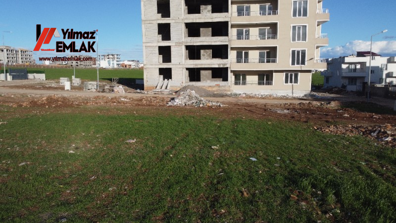 YILMAZ EMLAK'TAN GİRNE MAHALLESİNDE SATILIK 686 m² KÖŞEBAŞI ARSA