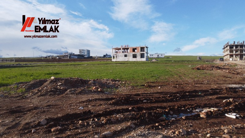 YILMAZ EMLAK'TAN GİRNE MAHALLESİNDE SATILIK 686 m² KÖŞEBAŞI ARSA