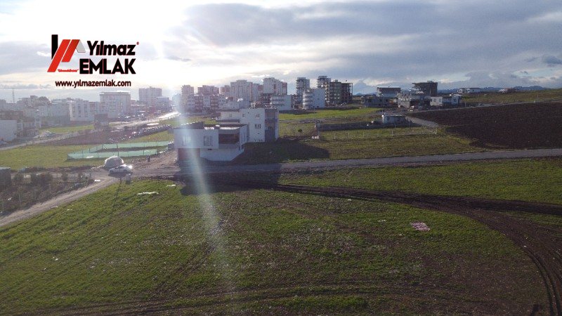 YILMAZ EMLAK'TAN GİRNE MAHALLESİNDE SATILIK 686 m² KÖŞEBAŞI ARSA